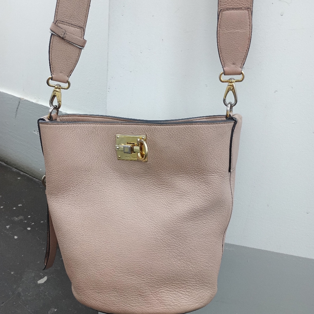Chic Blush Leather Shoulder Bag
